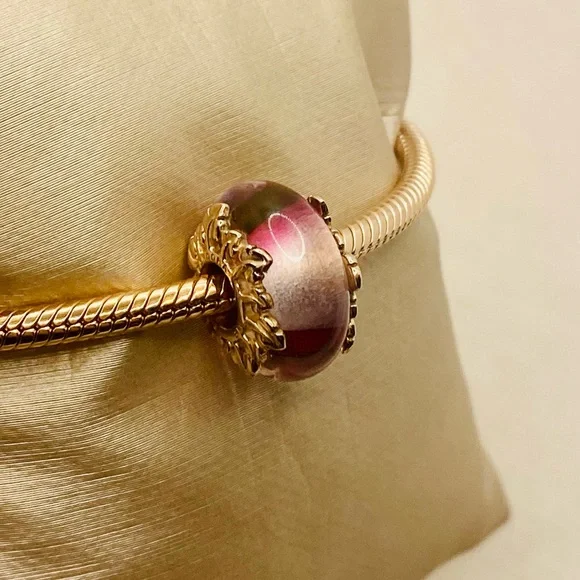 EUC Pandora 788244 Pandora Rose Pink Murano Glass Leaves Charm
